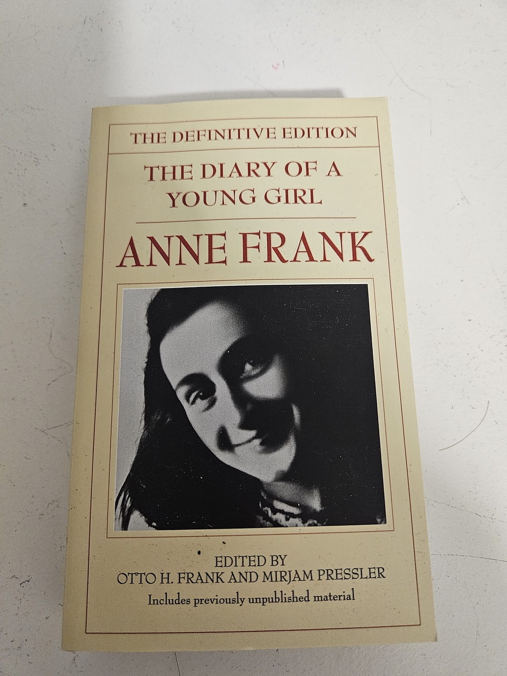 Anne Frank The Diary of a Young Girl - Beige and Red Cover